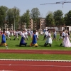 Próba bicia rekordu GUINNESSA w ilości par tańczących poloneza na stadionie przy Zespole Szkół nr 1 w Ełku