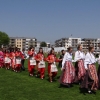 Próba bicia rekordu GUINNESSA w ilości par tańczących poloneza na stadionie przy Zespole Szkół nr 1 w Ełku