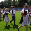 Próba bicia rekordu GUINNESSA w ilości par tańczących poloneza na stadionie przy Zespole Szkół nr 1 w Ełku