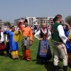 Próba bicia rekordu GUINNESSA w ilości par tańczących poloneza na stadionie przy Zespole Szkół nr 1 w Ełku