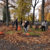Akcja sprzątania cmentarza